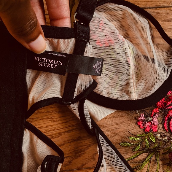 Rose Embroidered Victoria's Secret Garter Slip - Picture 8 of 8